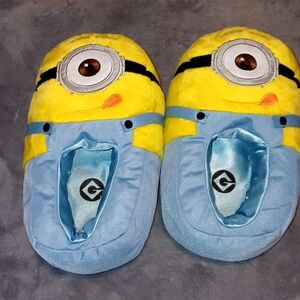 Despicable Me Slippers (Unisex) (Adult Small)